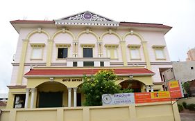 Hotel Chembiyan